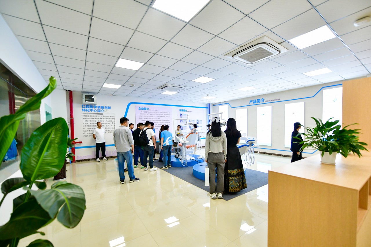 1745329719802328.jpg 365dda475746de8f22059c3873f068f.jpg